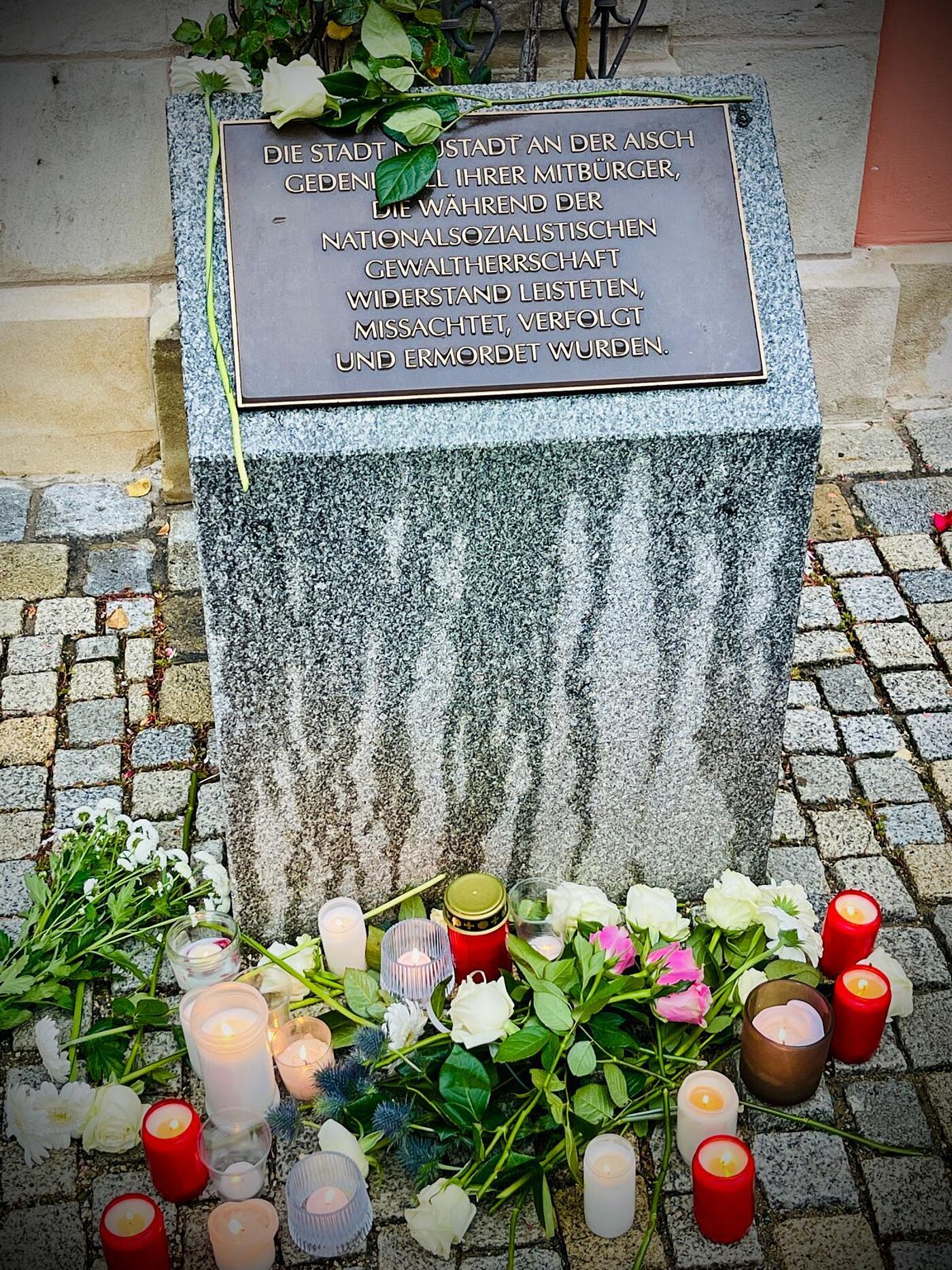 Foto: GeDenk-Kundgebung. Für Anstand und Grundwerte